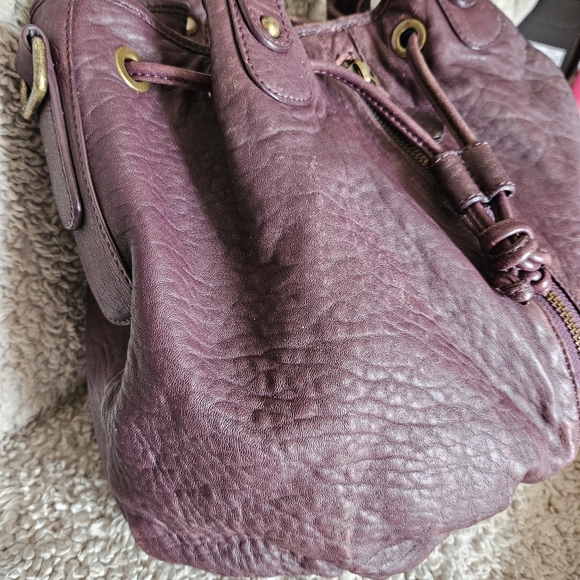 Nordstrom Purple distressed leather hobo purse drawstring bucket bag - Picture 4 of 12